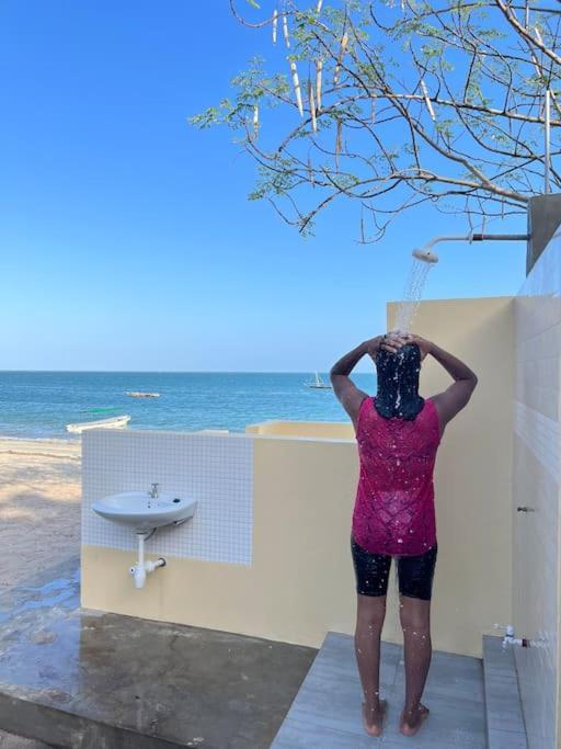 Lui Ushongo Beach House Pangani Exteriör bild
